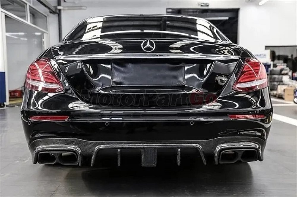 Carbon Fiber Rear Bumper Lip Diffuser Spoiler with Lamp for Benz E Class W213 E63 AMG B Style Fin shark Diffuser 2017- 2019 M184