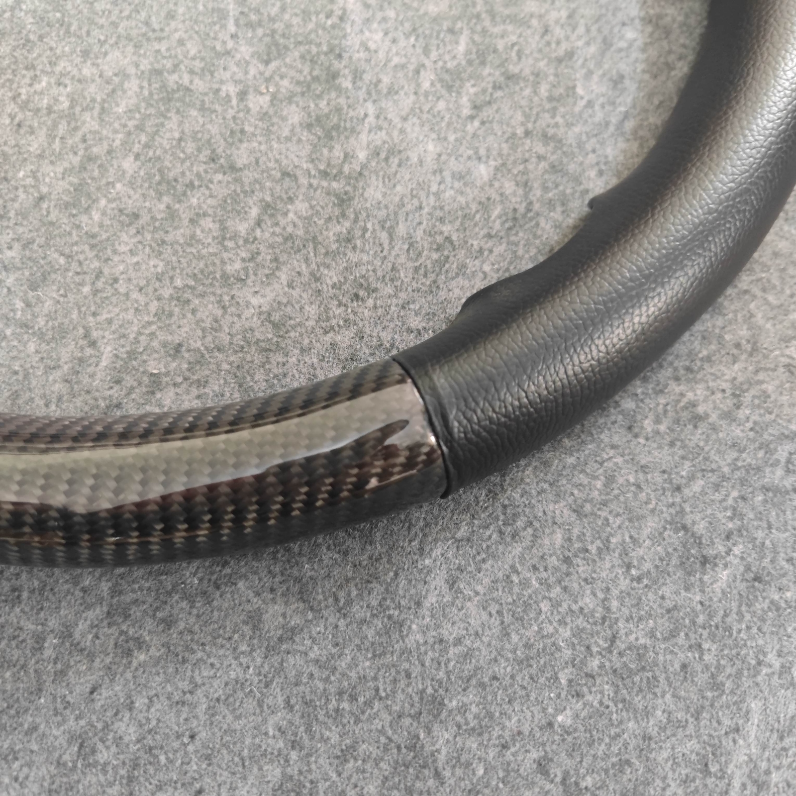 Carbon fiber with genuine leather steering wheel cover for BENZ R350 2007UP
