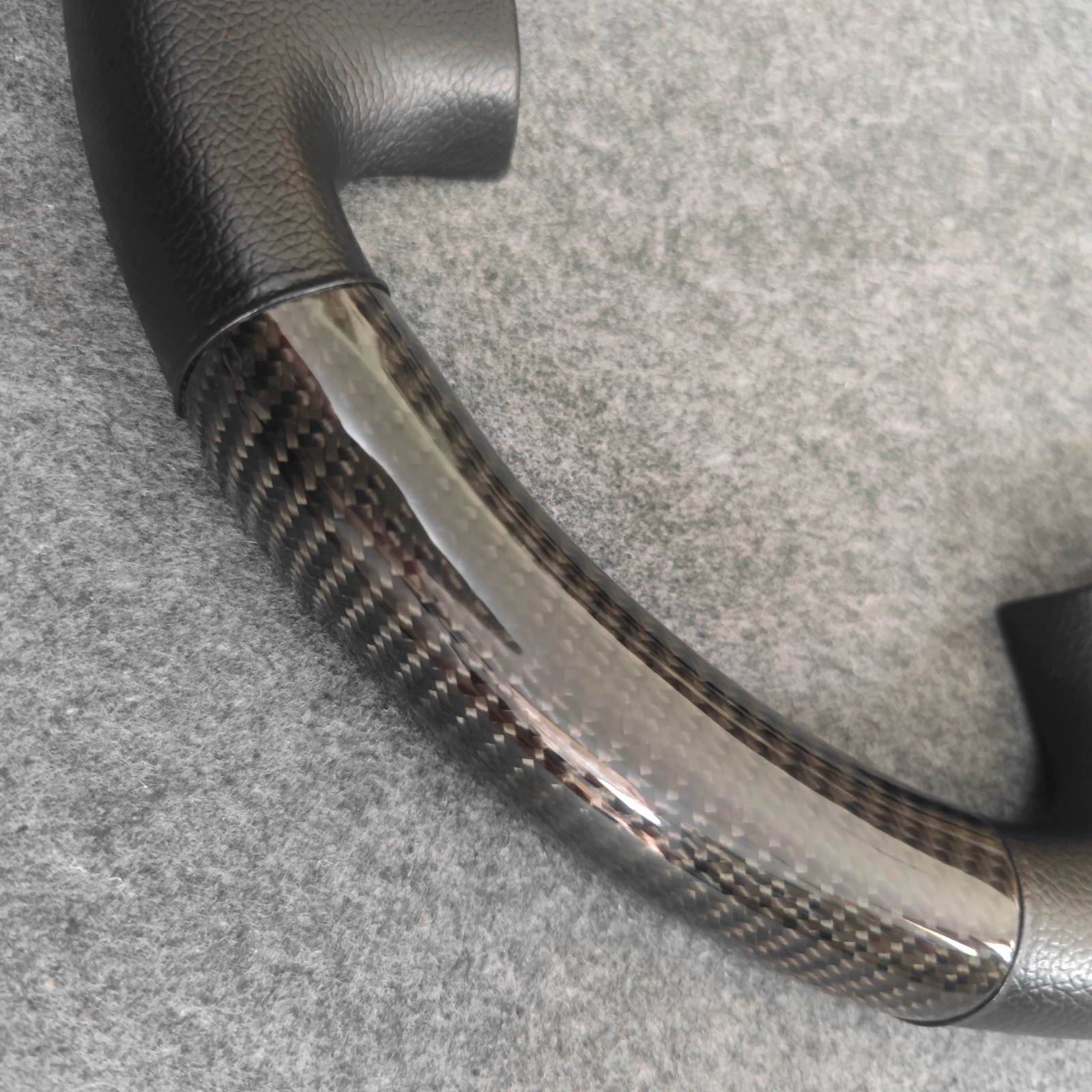 Carbon fiber with genuine leather steering wheel cover for TOYOTA RAV4 2003UP